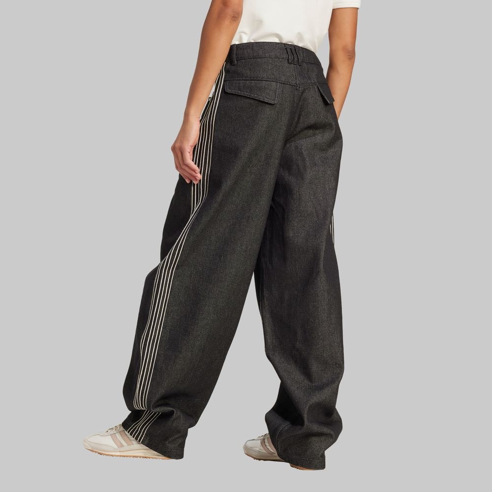 Adidas PANTS DEPORTIVOS DENIM
Mujer Originals
