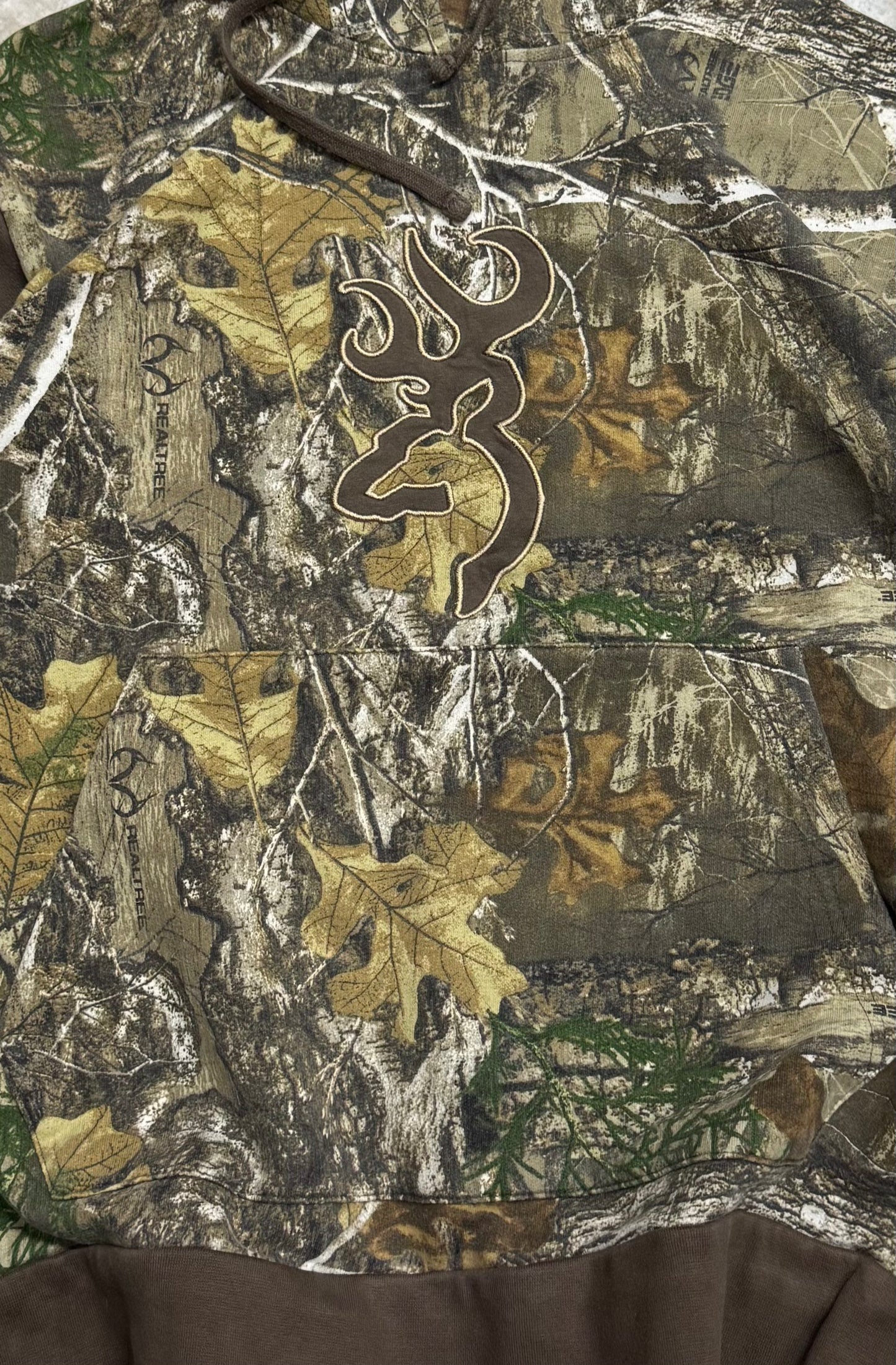 Hoodie REALTHREE Hojas