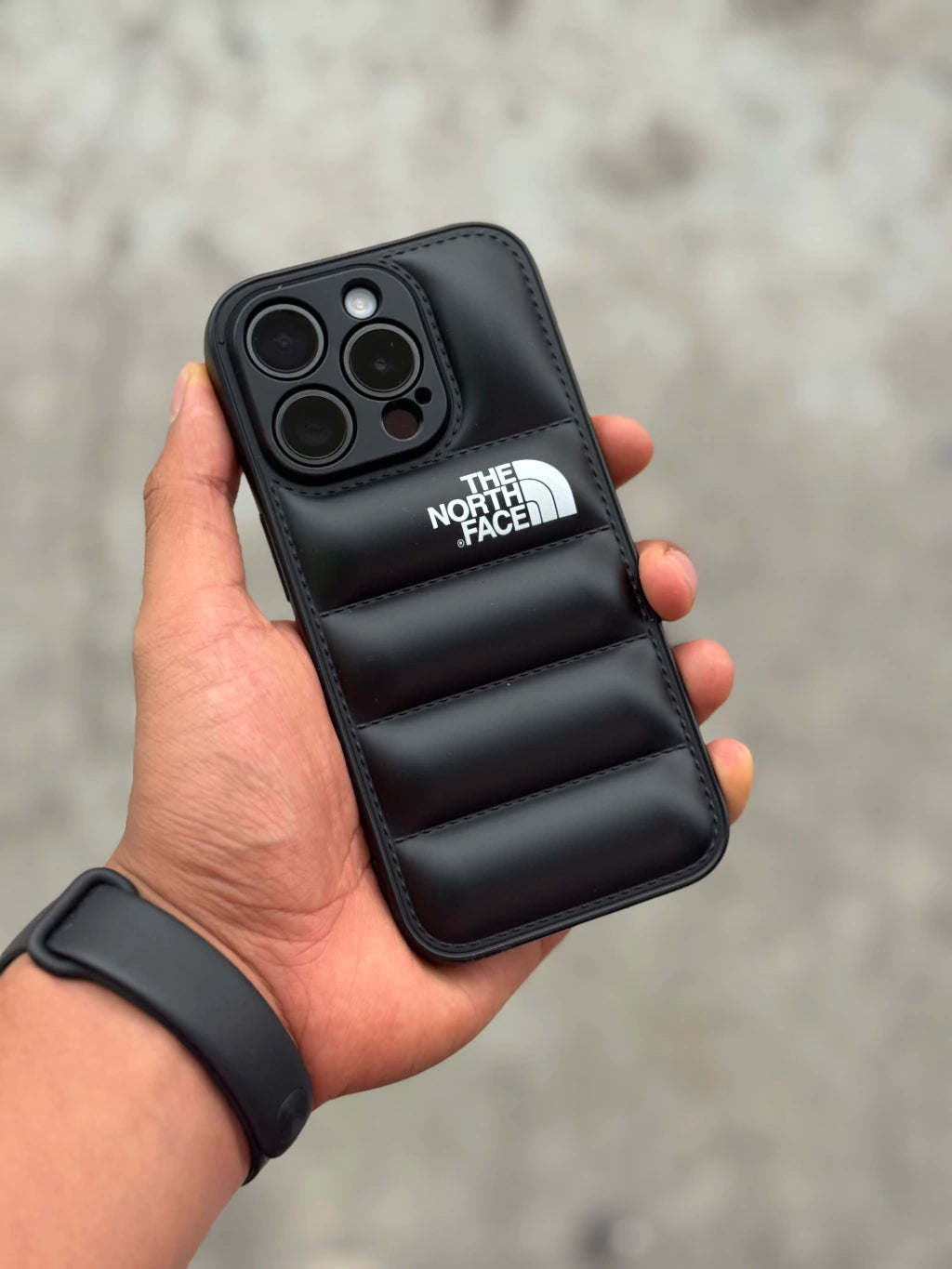 FUNDA PARA IPHONE PUFFER JACKET TNF